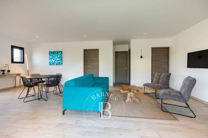 Image No.4-3 Bed House for sale