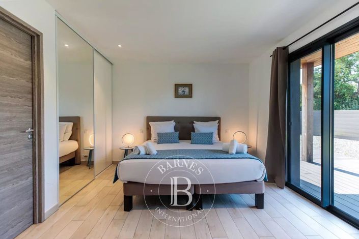 Image No.6-3 Bed House for sale