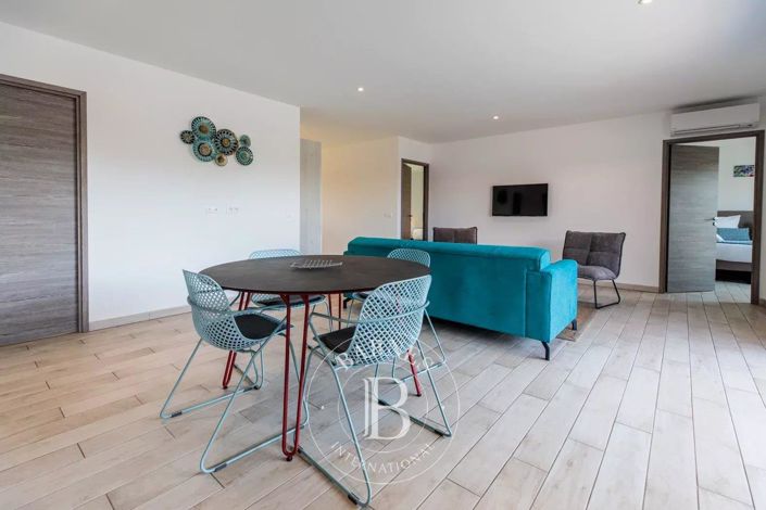 Image No.3-3 Bed House for sale