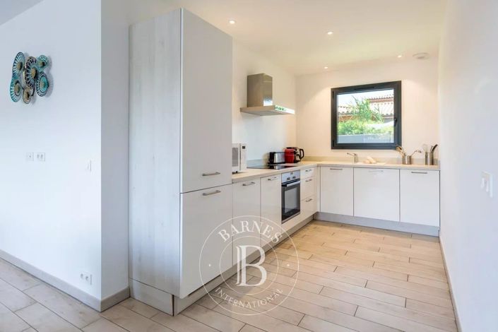 Image No.5-3 Bed House for sale