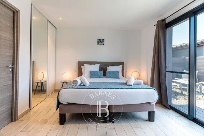 Image No.9-3 Bed House for sale