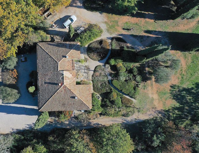 Image No.3-8 Bed House for sale