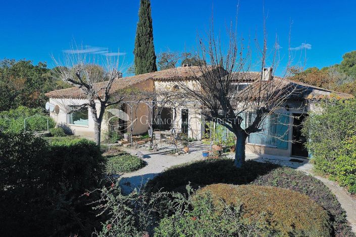 Image No.6-8 Bed House for sale