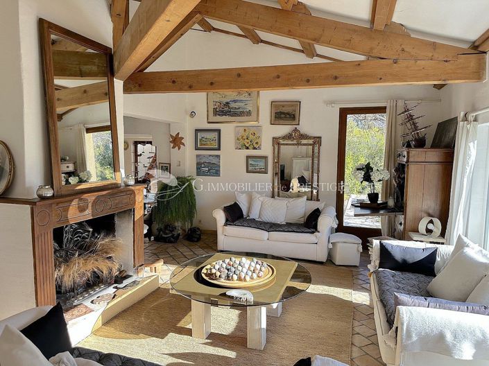 Image No.9-8 Bed House for sale