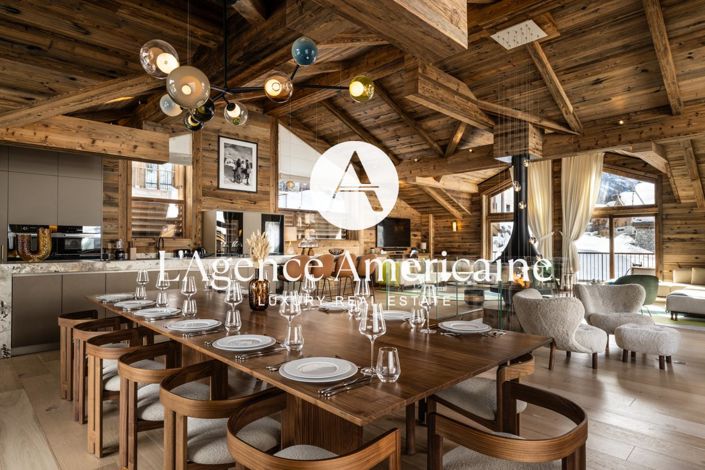 Image No.10-7 Bed Property for sale