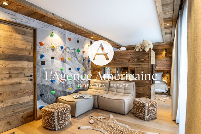 Image No.25-7 Bed Property for sale