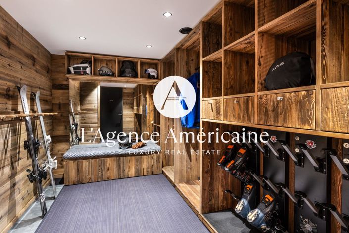 Image No.33-7 Bed Property for sale