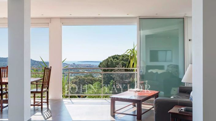 Image No.10-3 Bed House for sale