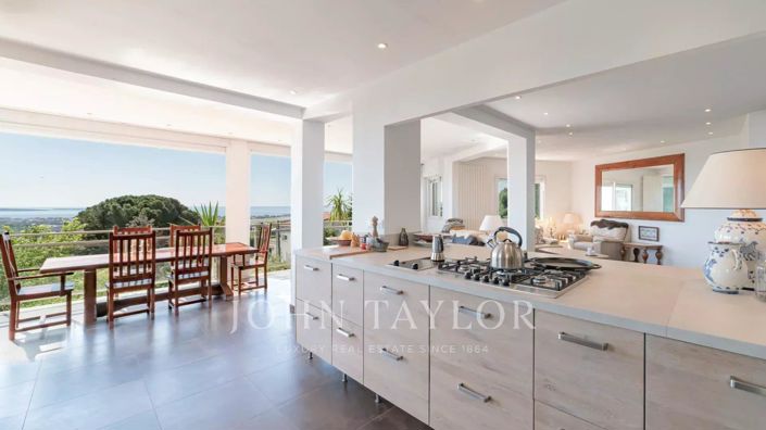 Image No.9-3 Bed House for sale