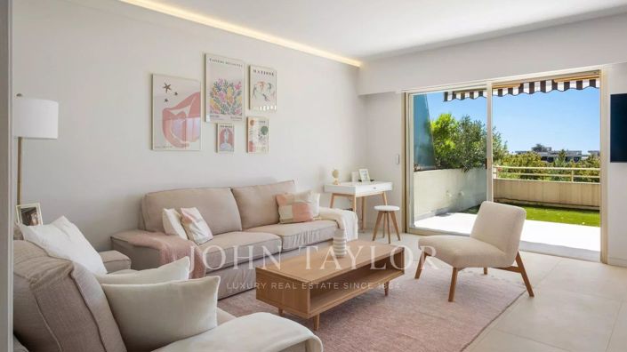 Image No.8-Propriété de 2 chambres à vendre à Cannes