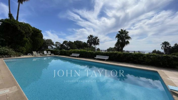 Image No.11-2 Bed Property for sale