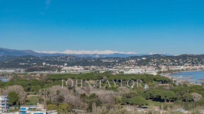 Image No.4-2 Bed House for sale