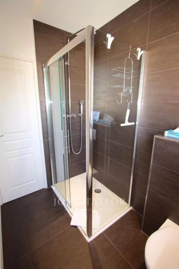 Image No.11-3 Bed Apartment for sale