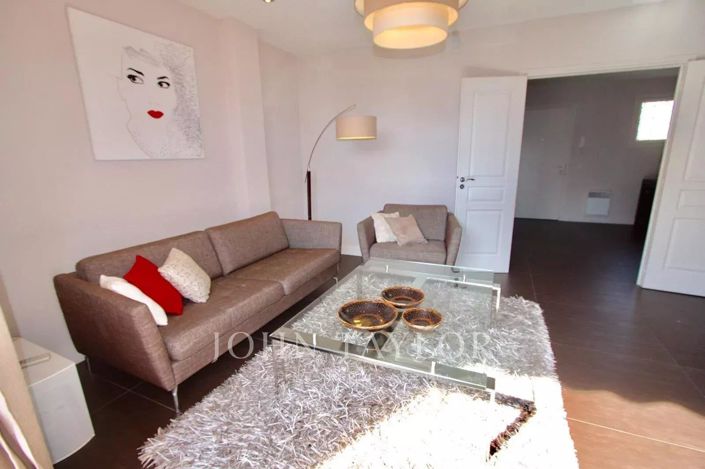 Image No.9-3 Bed Apartment for sale