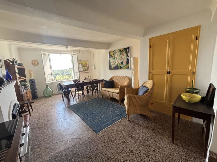 Image No.8-2 Bed House for sale