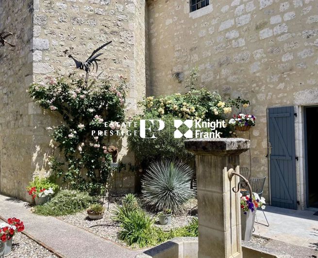 Image No.1-4 Bed House for sale
