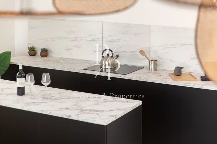 Image No.10-3 Bed Apartment for sale