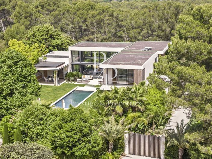 Image No.1-5 Bed House for sale