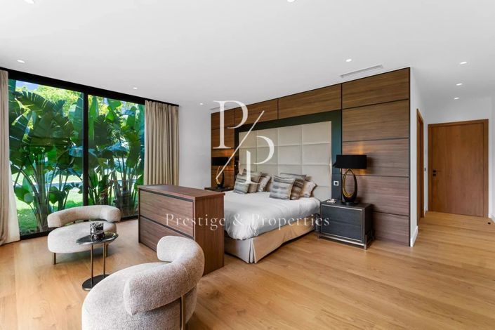 Image No.5-5 Bed House for sale