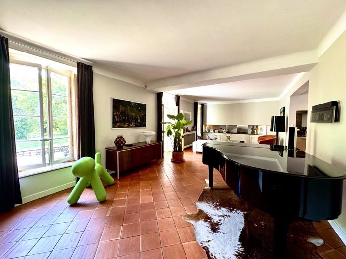 Image No.7-7 Bed House for sale