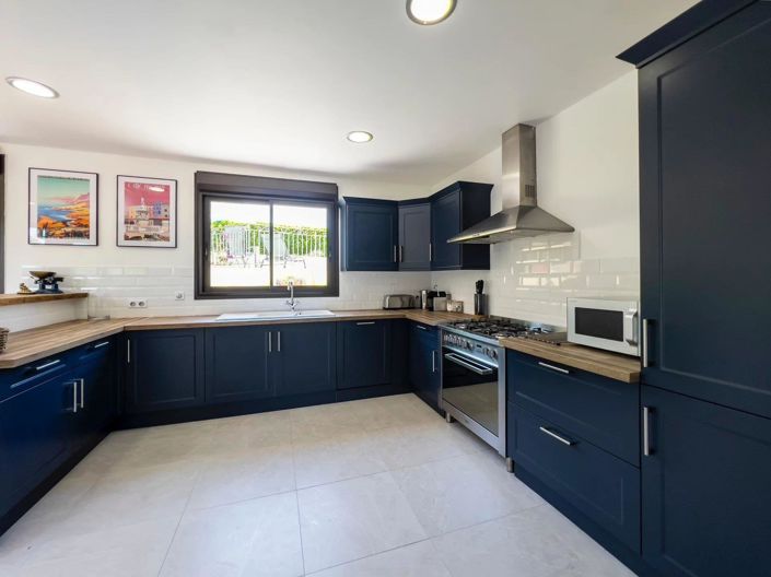 Image No.6-5 Bed House for sale