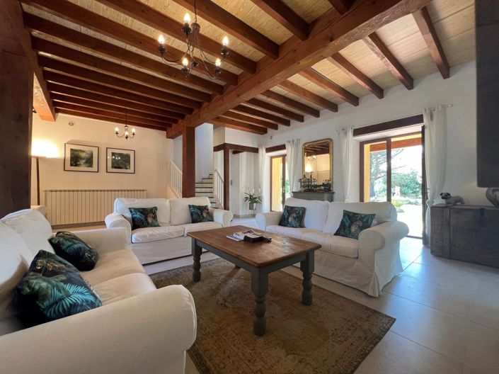 Image No.7-5 Bed House for sale