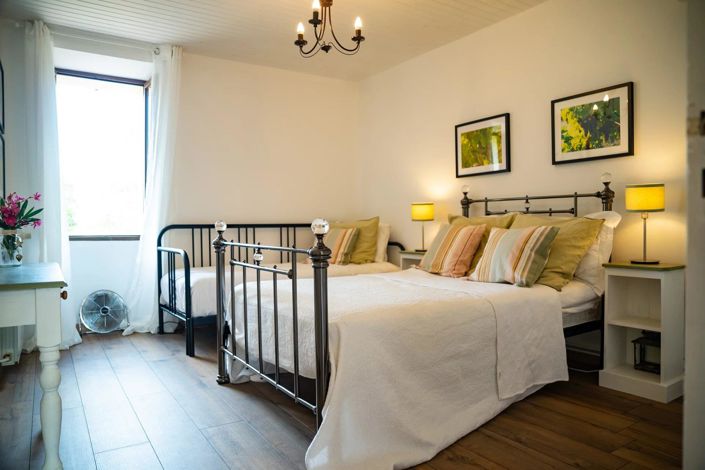 Image No.9-5 Bed House for sale