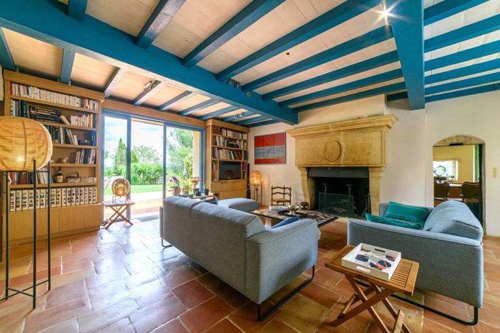 Image No.9-5 Bed House for sale