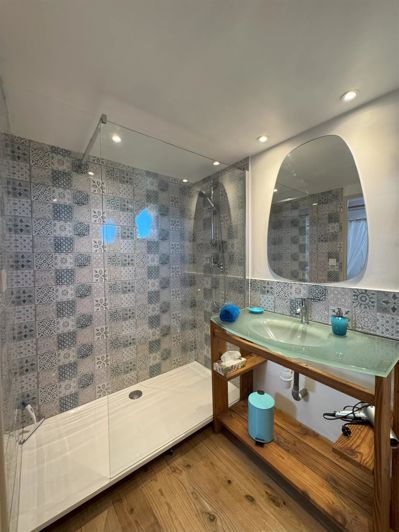 Image No.15-11 Bed House for sale