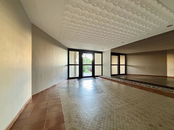 Image No.20-Apartment for sale