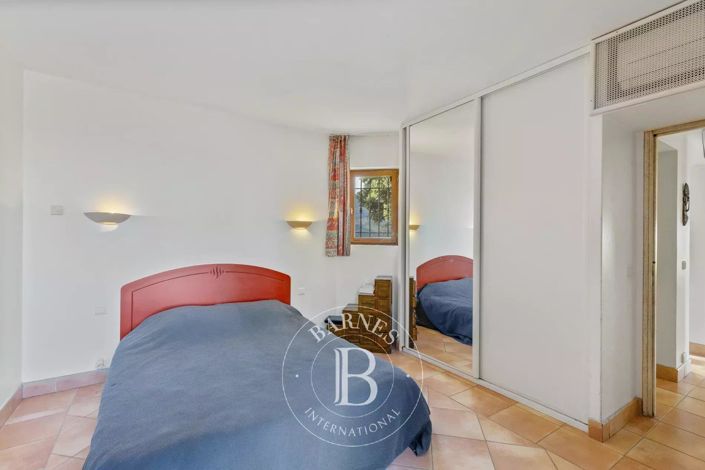 Image No.8-3 Bed House for sale