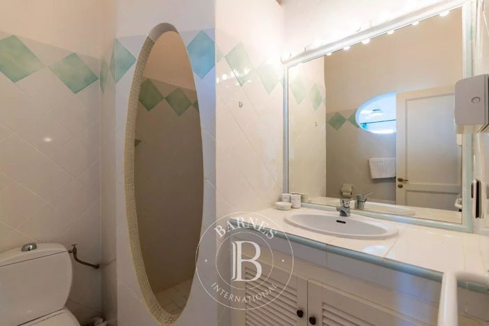 Image No.17-6 Bed House for sale