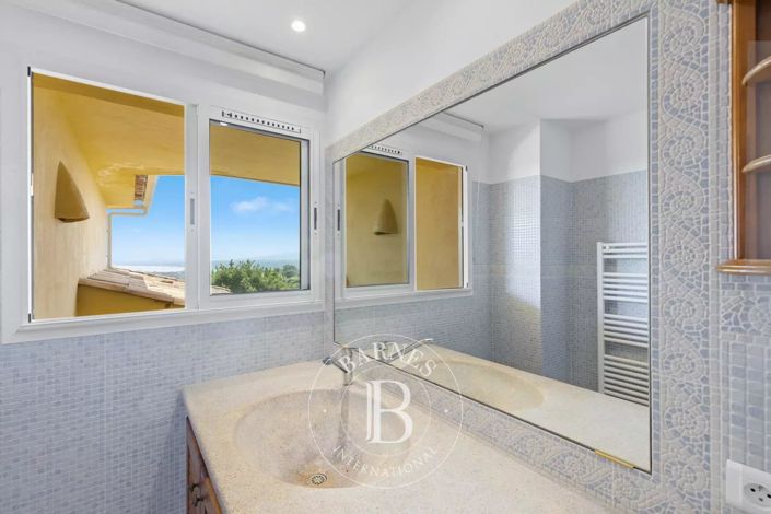 Image No.12-3 Bed House for sale