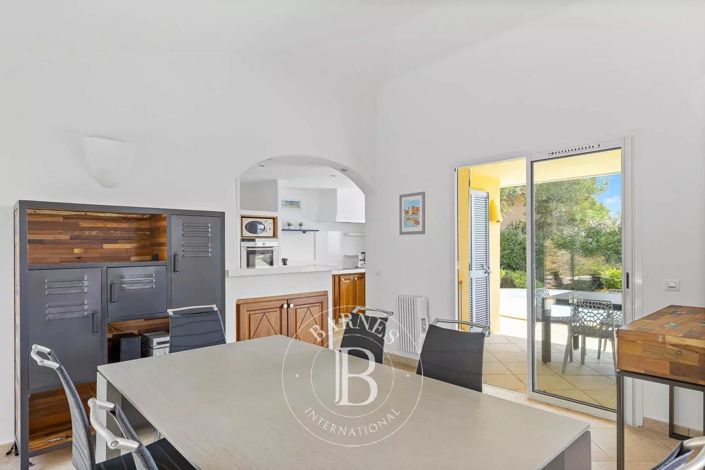 Image No.13-3 Bed House for sale