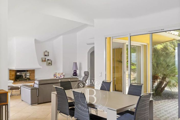 Image No.5-3 Bed House for sale