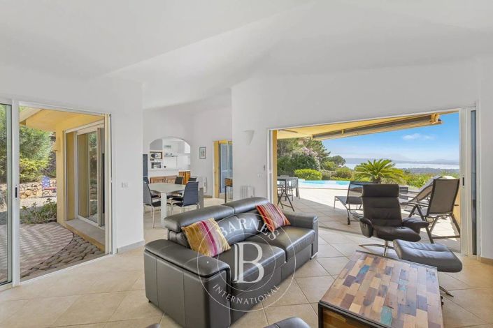 Image No.7-3 Bed House for sale