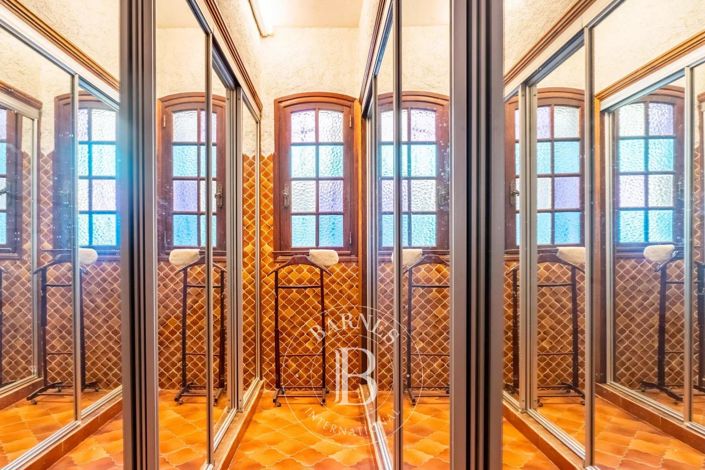 Image No.12-5 Bed House for sale