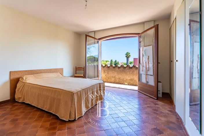 Image No.13-5 Bed House for sale