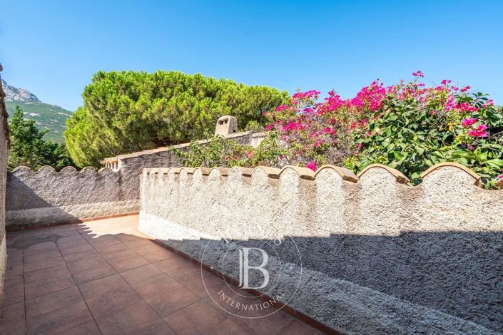 Image No.2-5 Bed House for sale