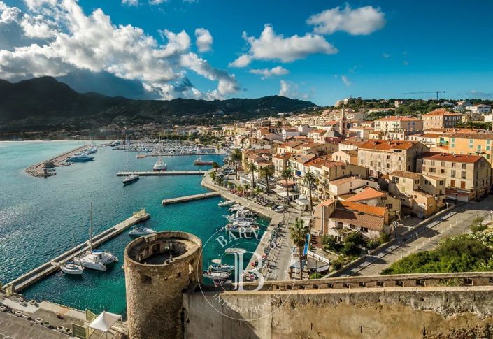 Image No.21-5 Bed House for sale