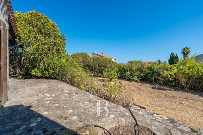 Image No.3-5 Bed House for sale