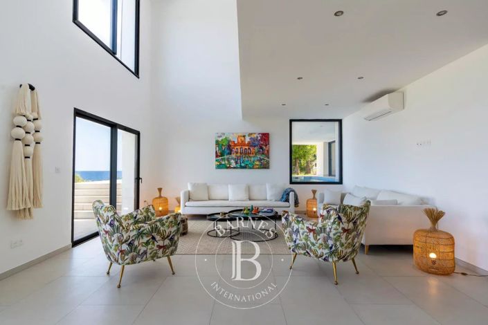 Image No.10-4 Bed House for sale