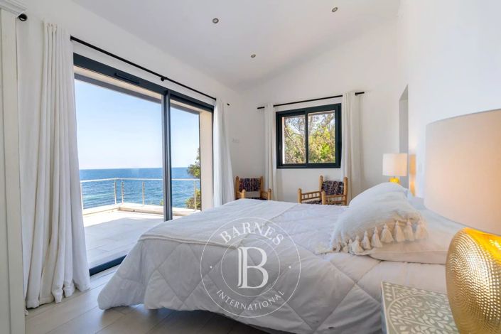 Image No.17-4 Bed House for sale