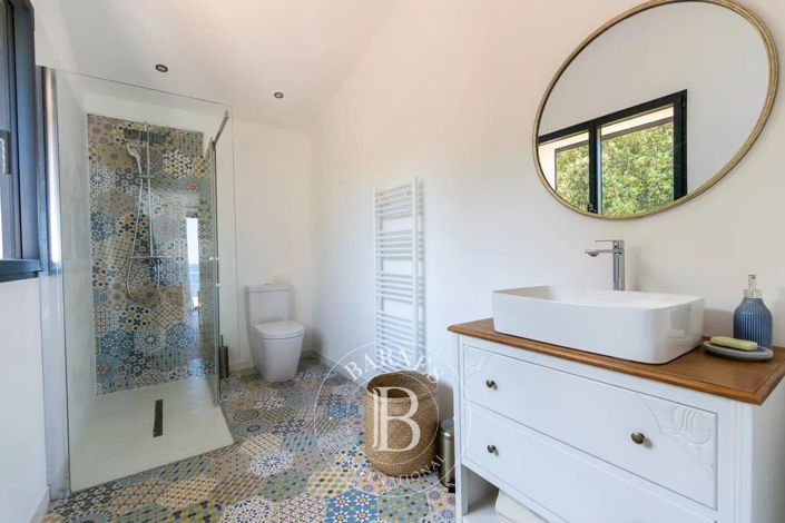 Image No.18-4 Bed House for sale