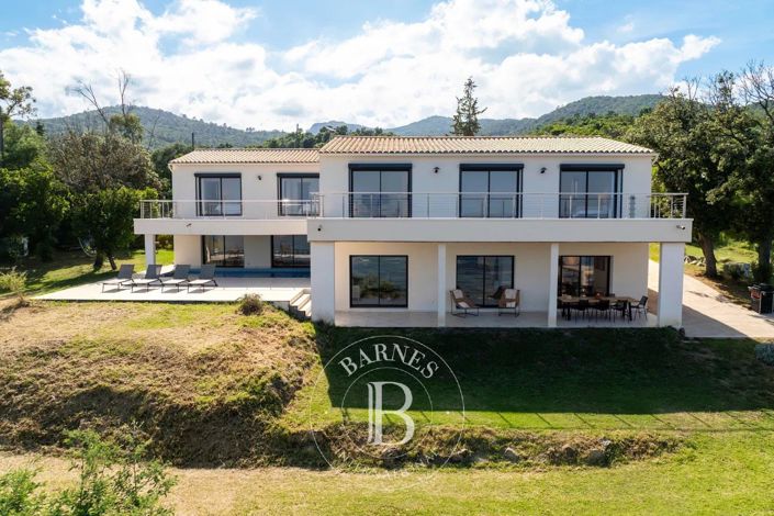 Image No.22-4 Bed House for sale