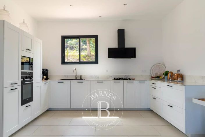 Image No.5-4 Bed House for sale