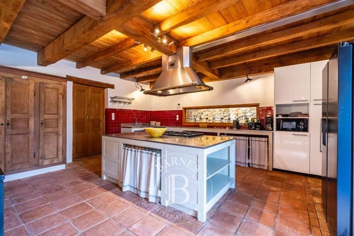 Image No.10-5 Bed House for sale