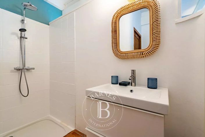 Image No.18-5 Bed House for sale