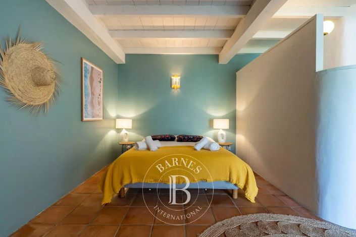 Image No.19-5 Bed House for sale