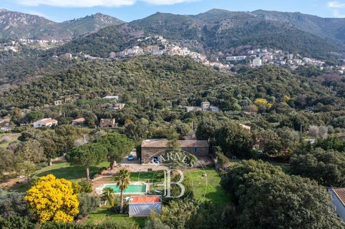 Image No.26-5 Bed House for sale